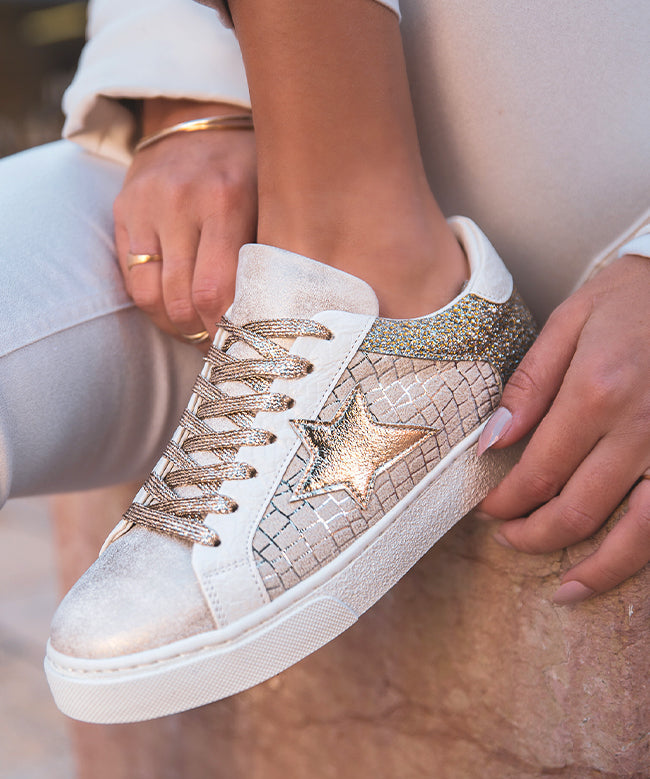 BASKETS DORÉES FEMME À PAILLETTES ET ÉTOILE SCINTILLANTE - Casualmode.fr