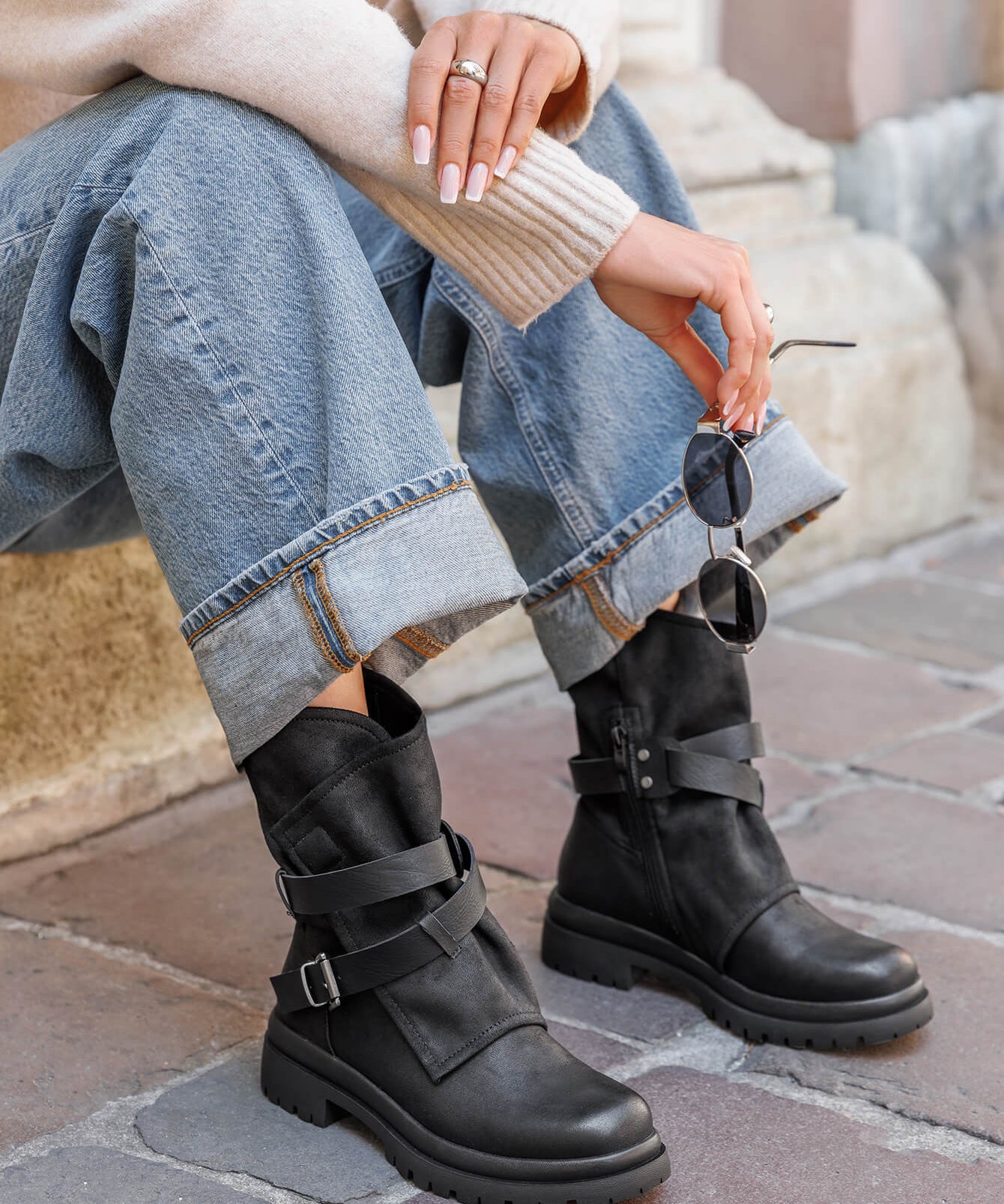 BOTTES NOIRES BIKER – STYLE URBAIN TENDANCE - Casualmode.fr
