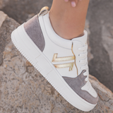 BASKETS FEMME BLANCHES – DÉTAIL DORÉ – SEMELLE ÉPAISSE