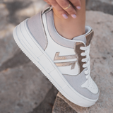 BASKETS FEMME BLANC & TAUPE – SEMELLE ÉPAISSE