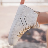 BASKETS MONTANTES BLANC & LACETS DORES