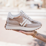 BASKETS BLANCHES ET DORÉ ROSÉ À LACETS