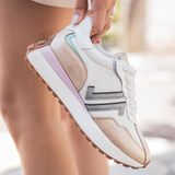 BASKETS BLANCHES ET BEIGE À SEMELLE COMPENSEE