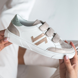 BASKETS BLANCHES À SCRATCHS DÉTAILS TAUPE