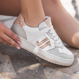 BASKETS BLANCHES DÉTAILS OR ROSE