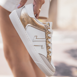 BASKETS BLANCHES À BANDE PAILLETÉE OR