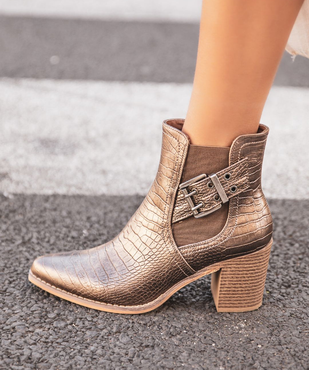 BOTTINES CROCO MÉTALLISÉES – L’ÉLÉGANCE AUDACIEUSE - Casualmode.fr